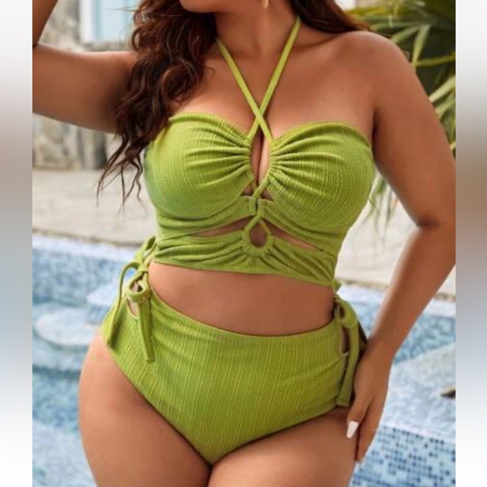 Shein Women’s 2 Piece Green Cut Out Swimsuit Halter Bikini 2XL